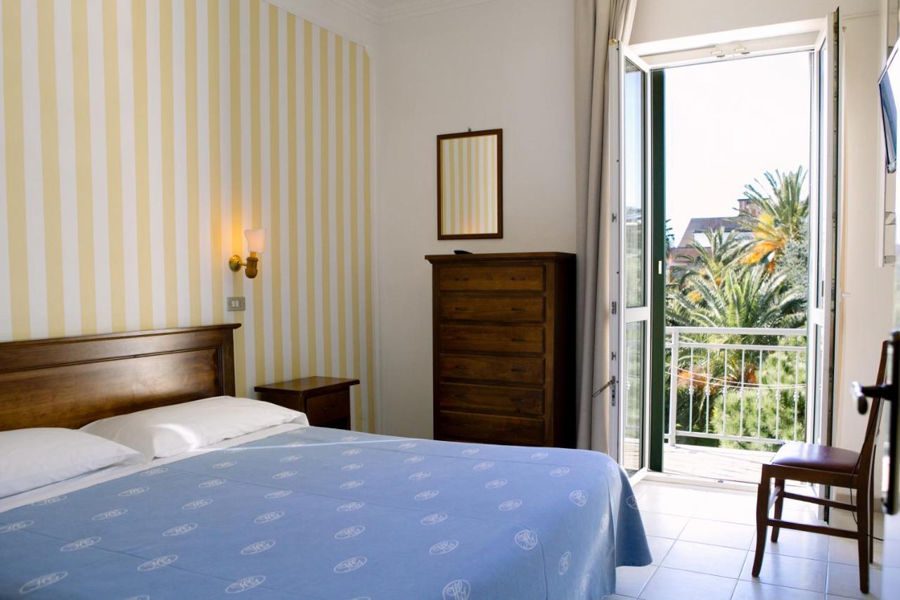 Hotel Giardino Follonica Esterno foto