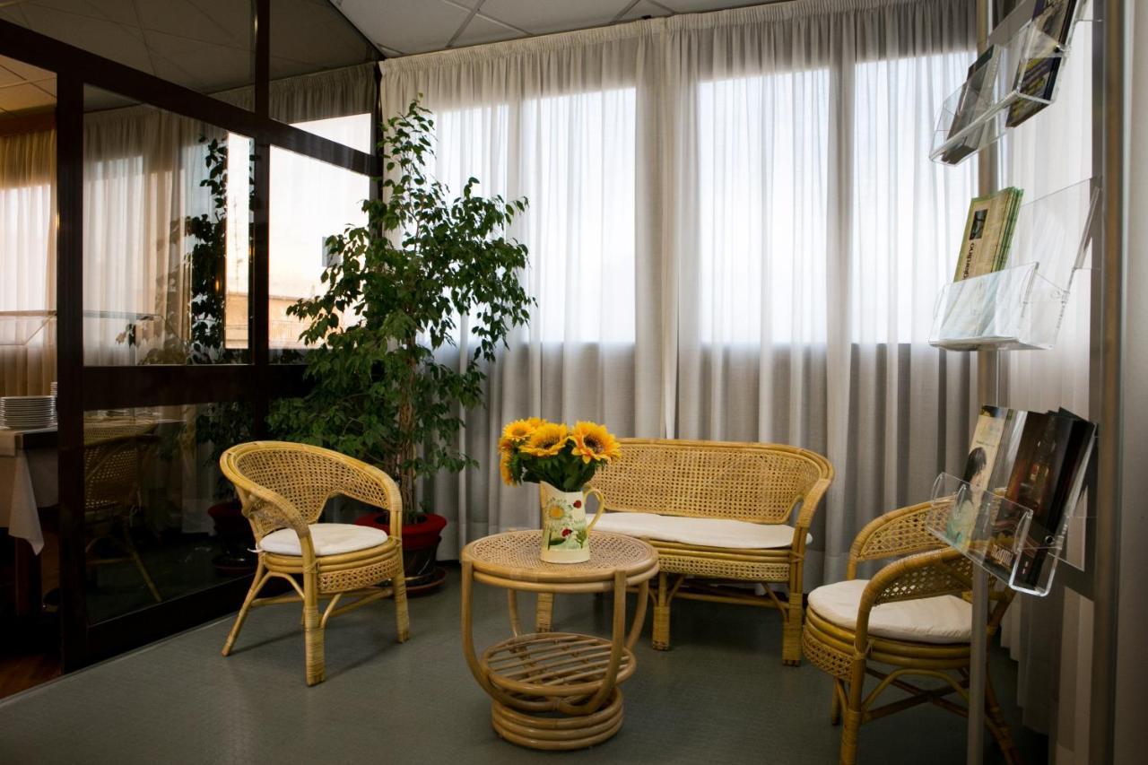 Hotel Giardino Follonica Esterno foto