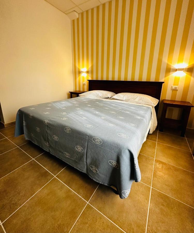 Hotel Giardino Follonica Esterno foto