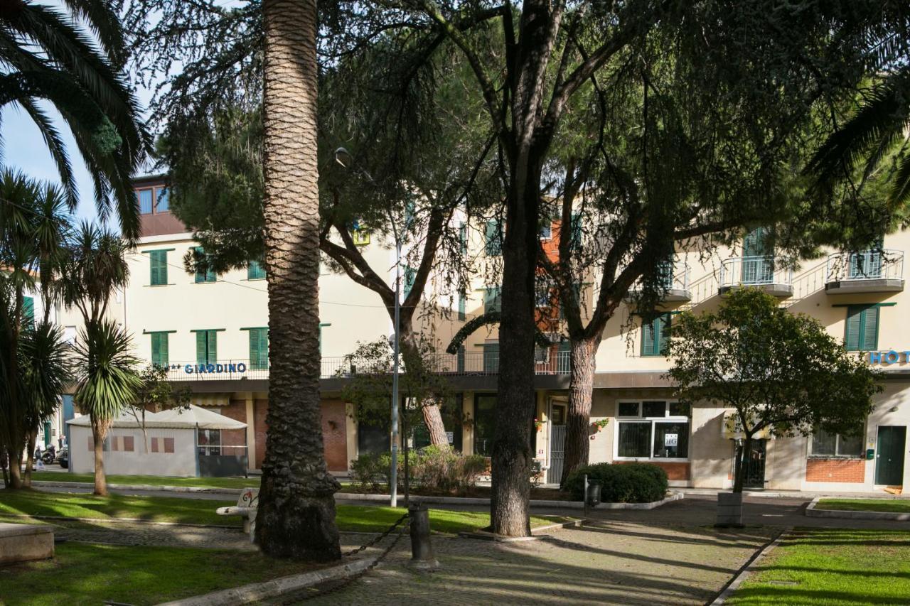 Hotel Giardino Follonica Esterno foto