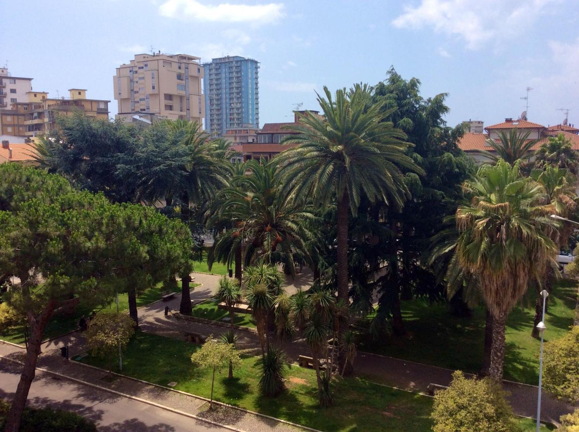 Hotel Giardino Follonica Esterno foto